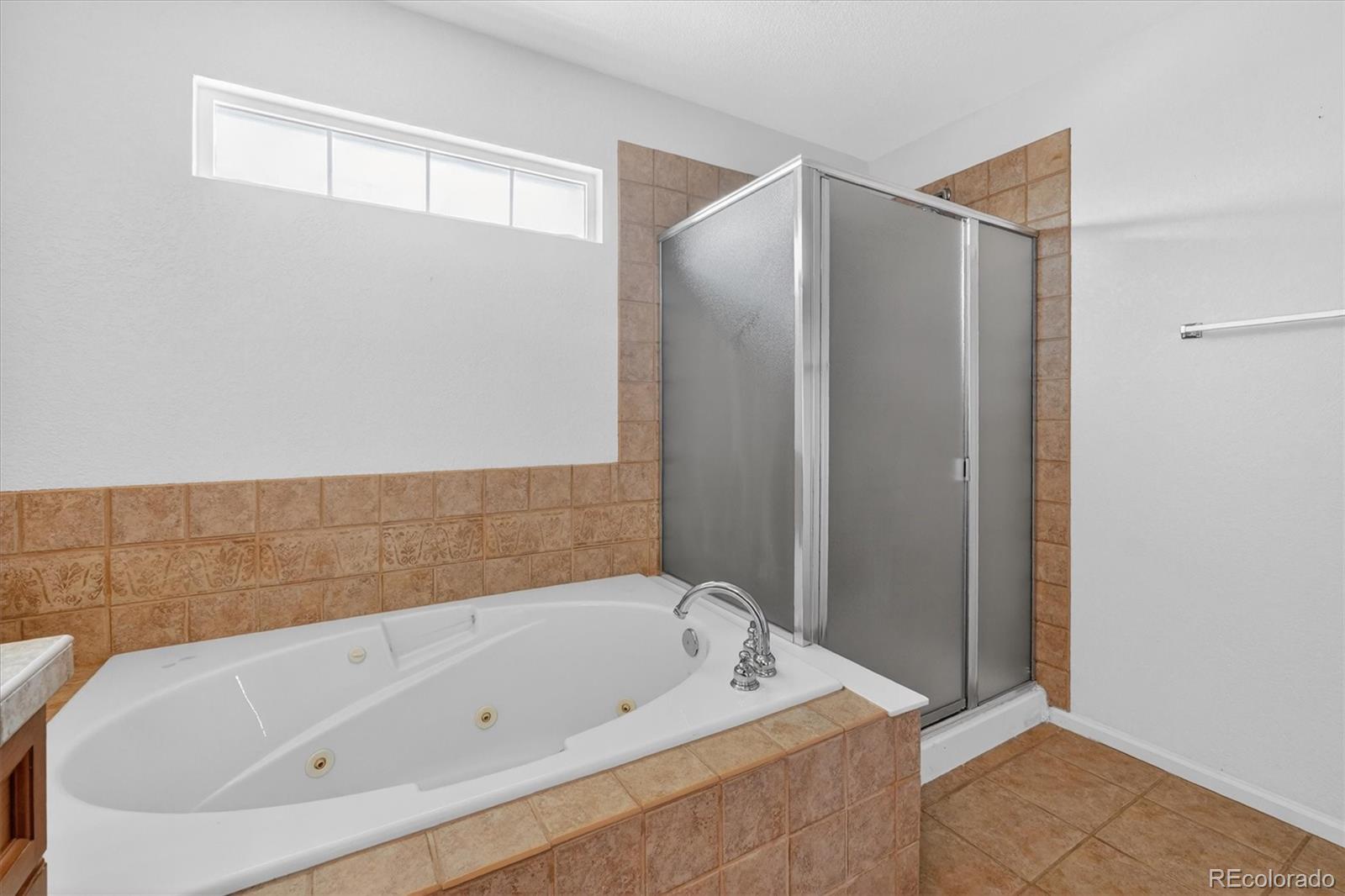MLS Image #35 for 7622 e 6th place,denver, Colorado