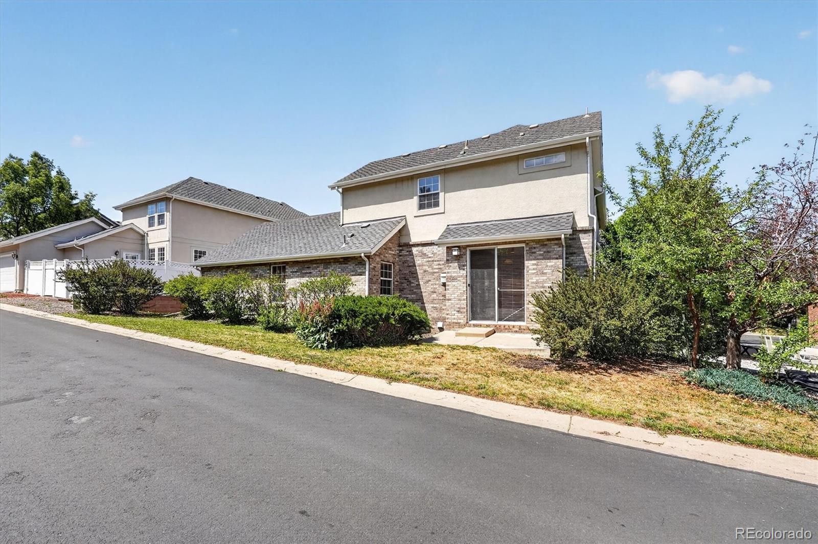 MLS Image #46 for 7622 e 6th place,denver, Colorado