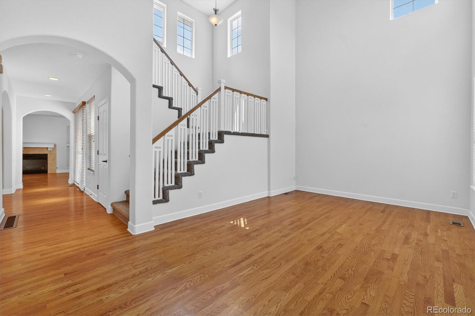 MLS Image #5 for 7622 e 6th place,denver, Colorado