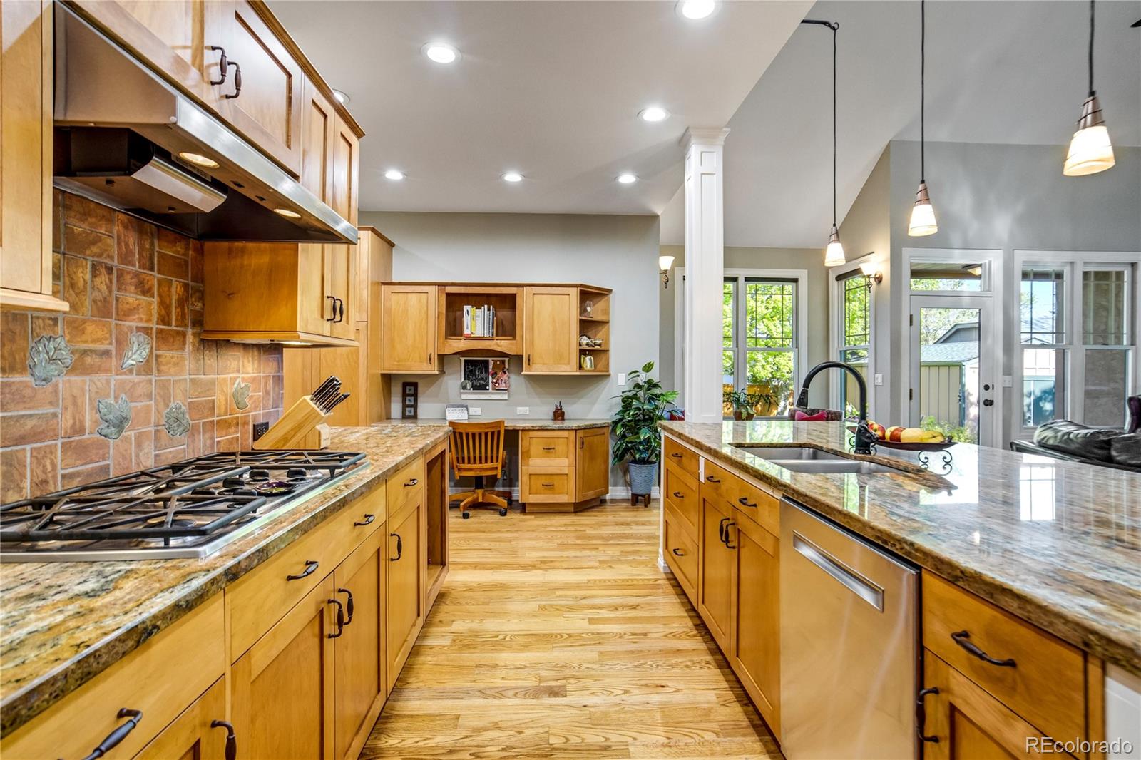 MLS Image #10 for 2274 s ogden street,denver, Colorado