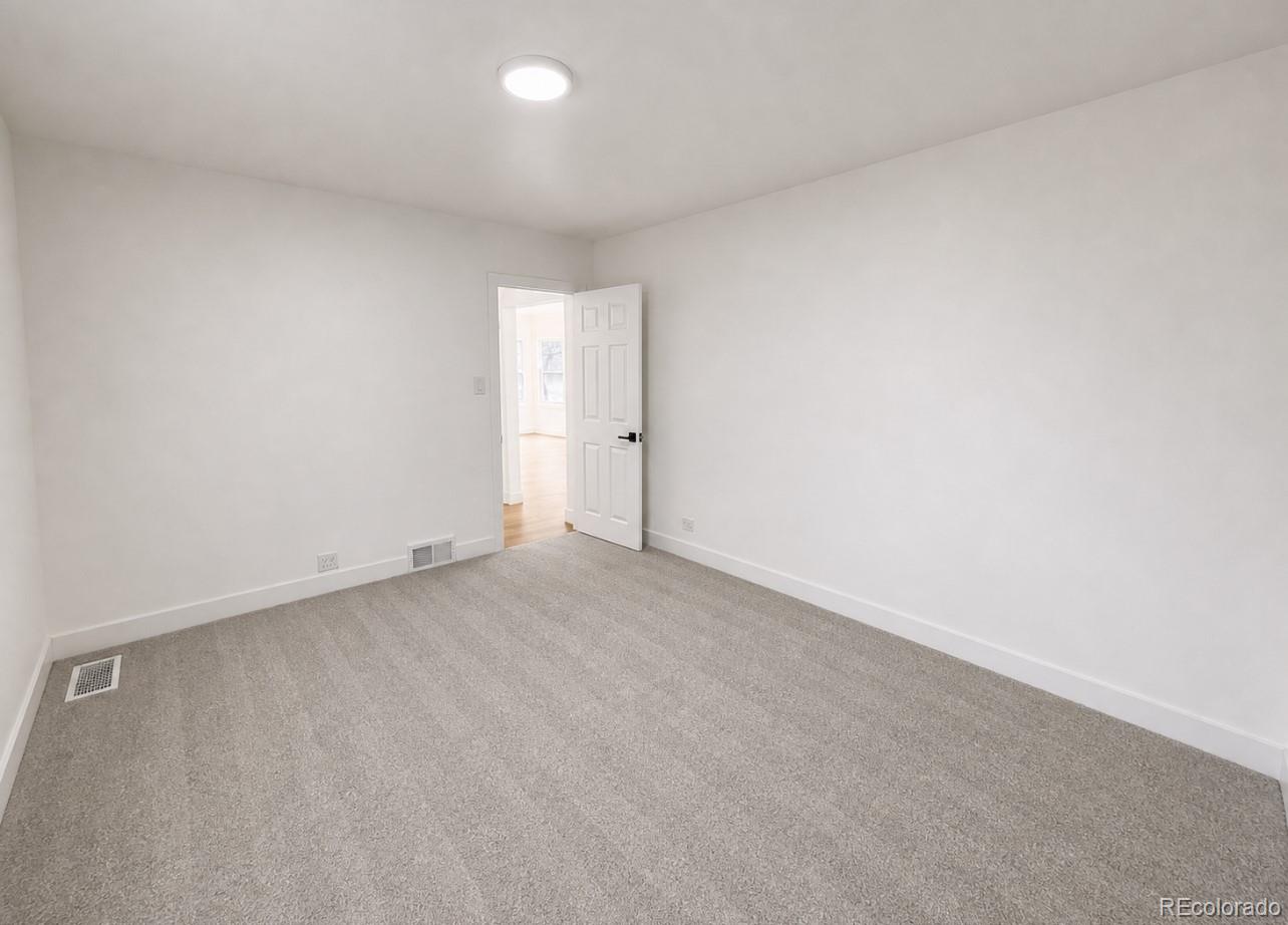 MLS Image #19 for 1315 s knox court,denver, Colorado