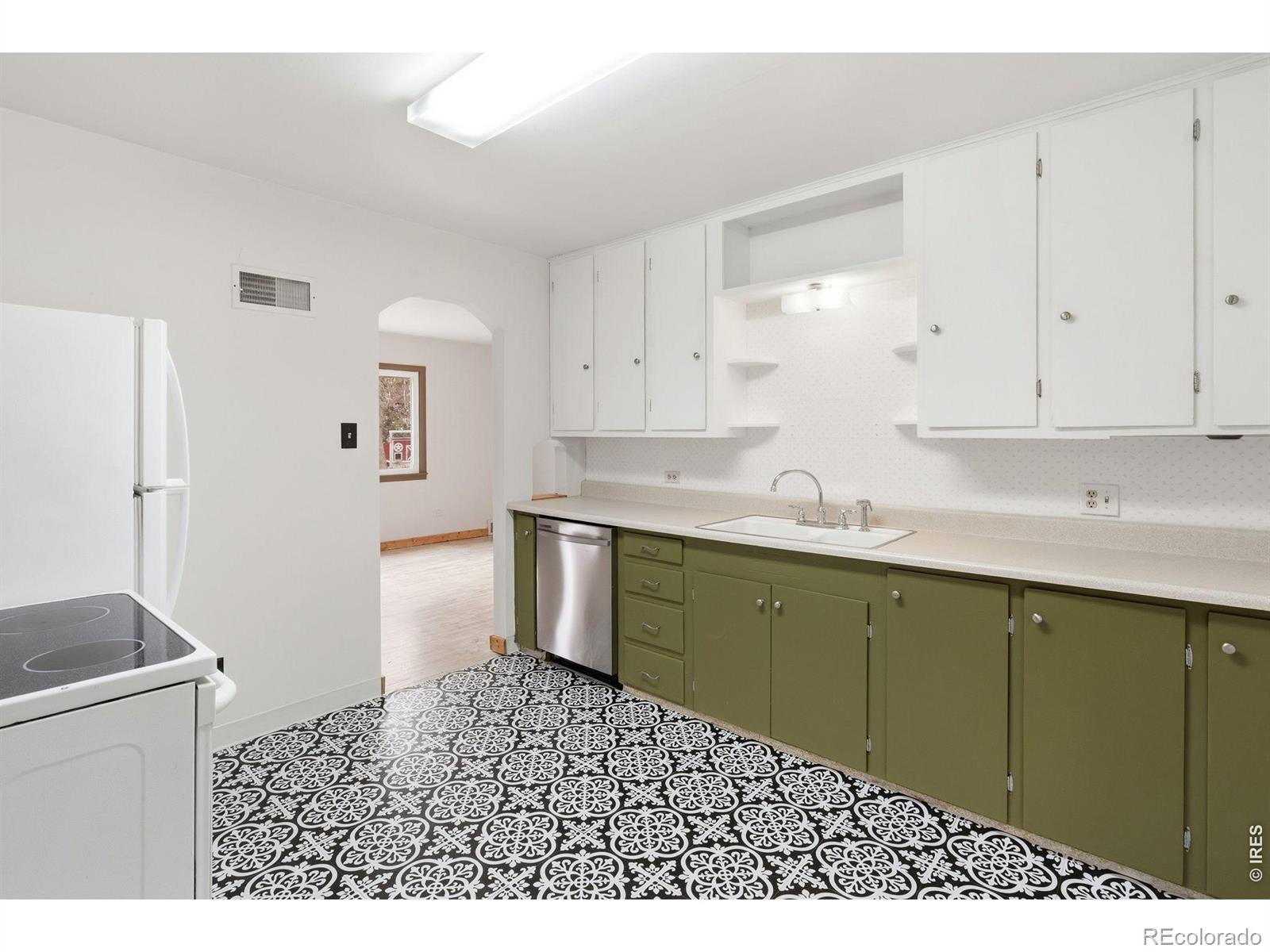MLS Image #14 for 31916  county road 6 ,keenesburg, Colorado