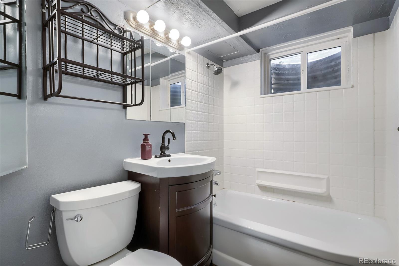 MLS Image #22 for 3173 w farmdale road,englewood, Colorado