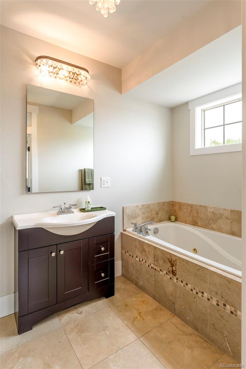 MLS Image #14 for 948 s pearl street 101,denver, Colorado