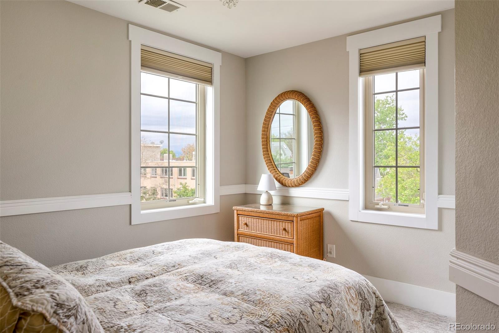 MLS Image #17 for 948 s pearl street 101,denver, Colorado