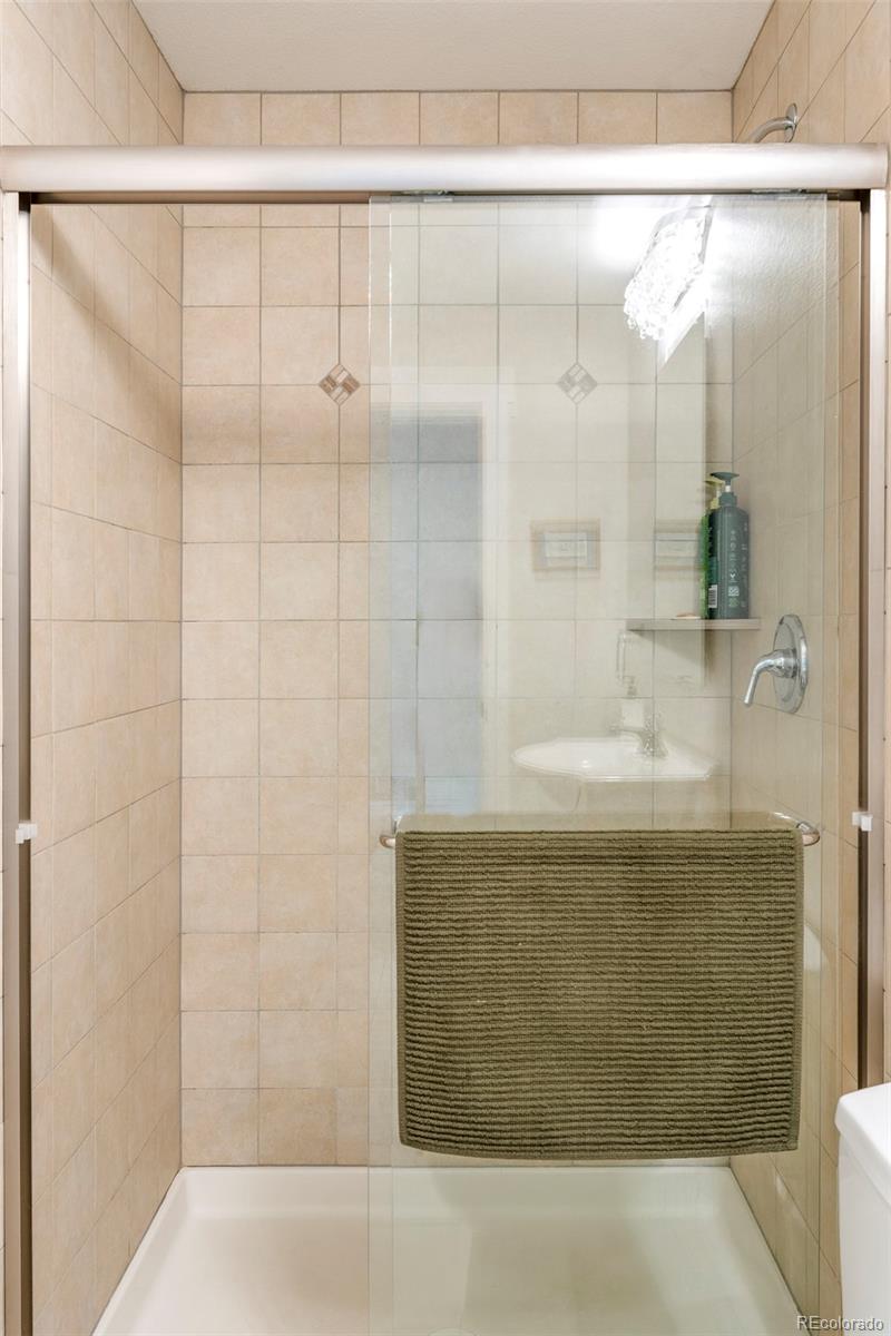 MLS Image #18 for 948 s pearl street 101,denver, Colorado