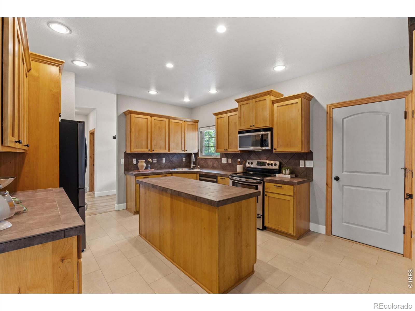 MLS Image #11 for 2036  vineyard court,windsor, Colorado