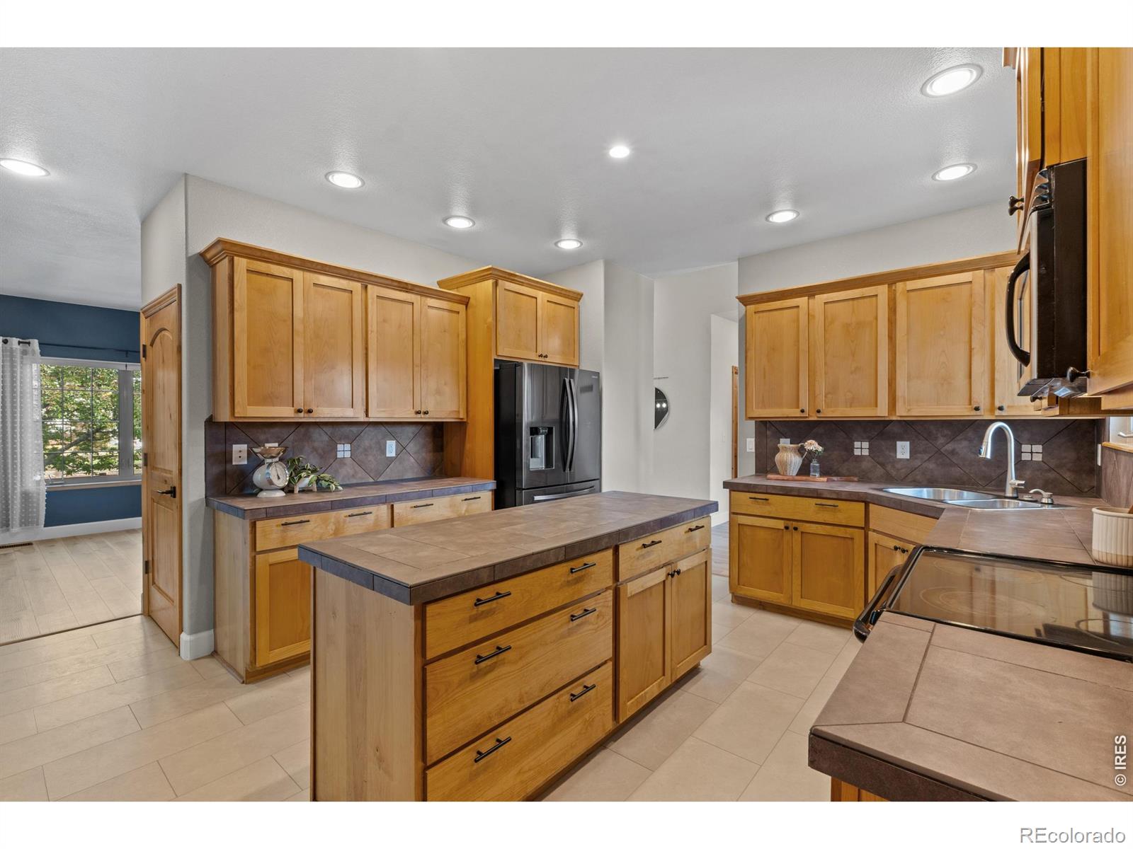 MLS Image #12 for 2036  vineyard court,windsor, Colorado