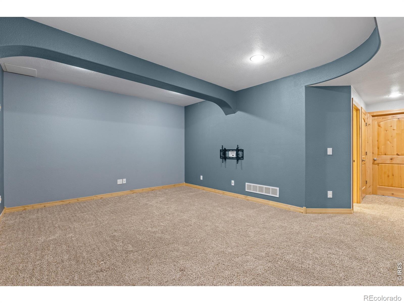 MLS Image #28 for 2036  vineyard court,windsor, Colorado