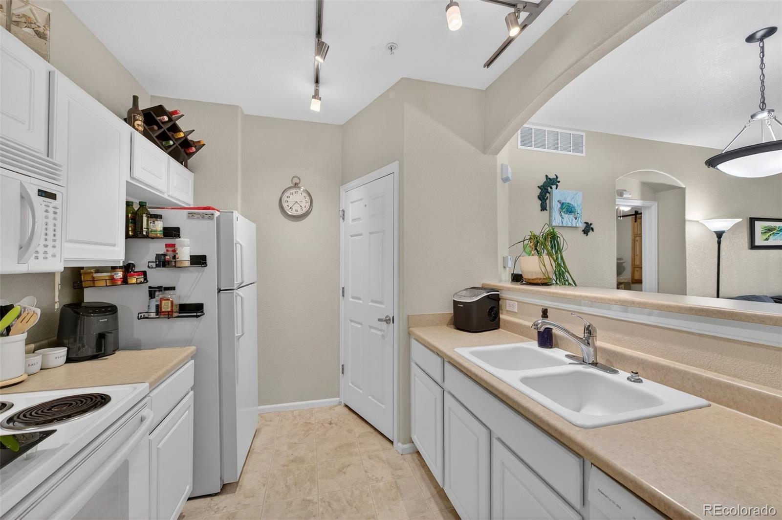 MLS Image #12 for 5255  memphis street,denver, Colorado