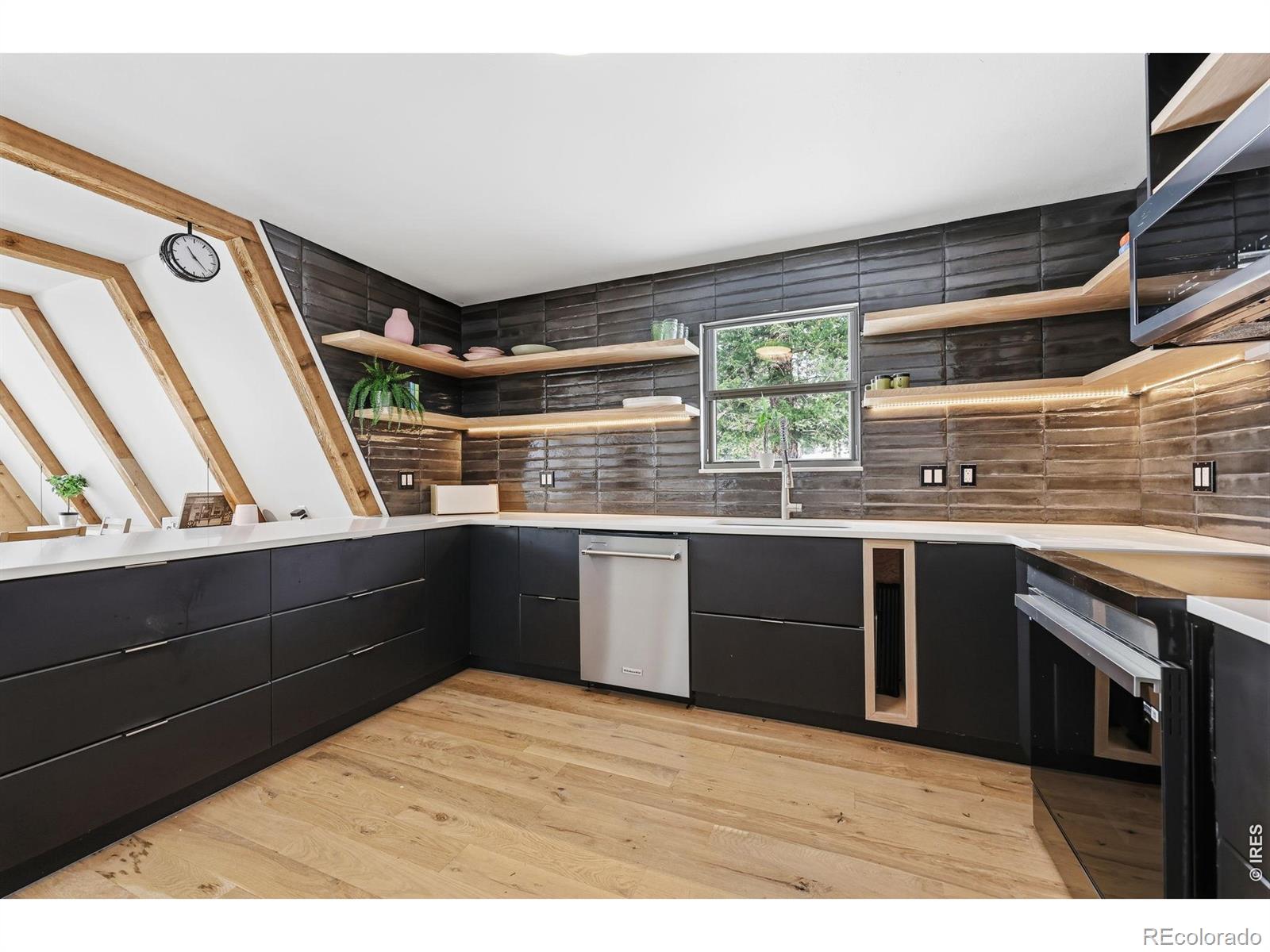 MLS Image #11 for 118  crooked spur,boulder, Colorado