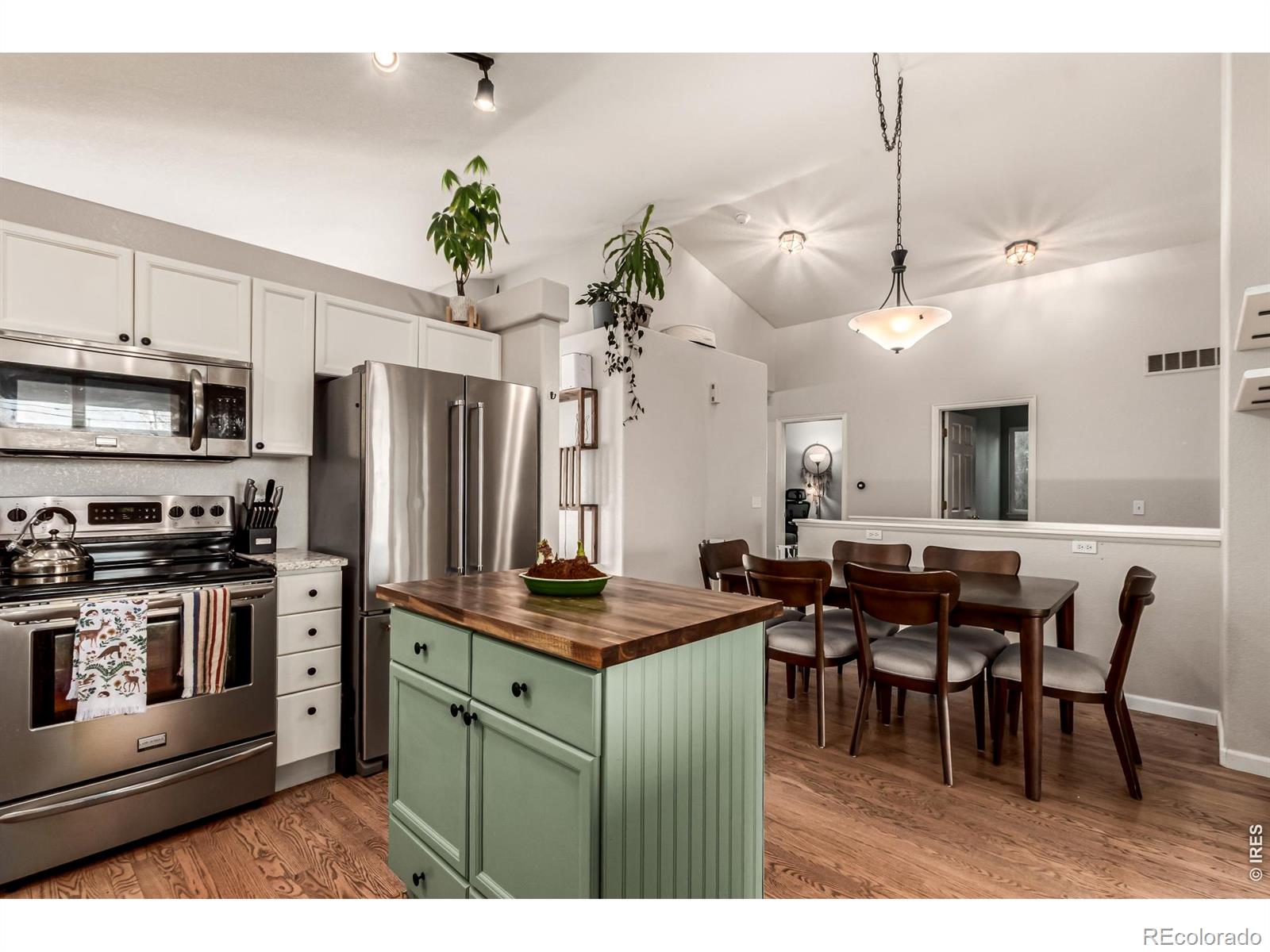 MLS Image #13 for 9712  queenscliffe drive,highlands ranch, Colorado