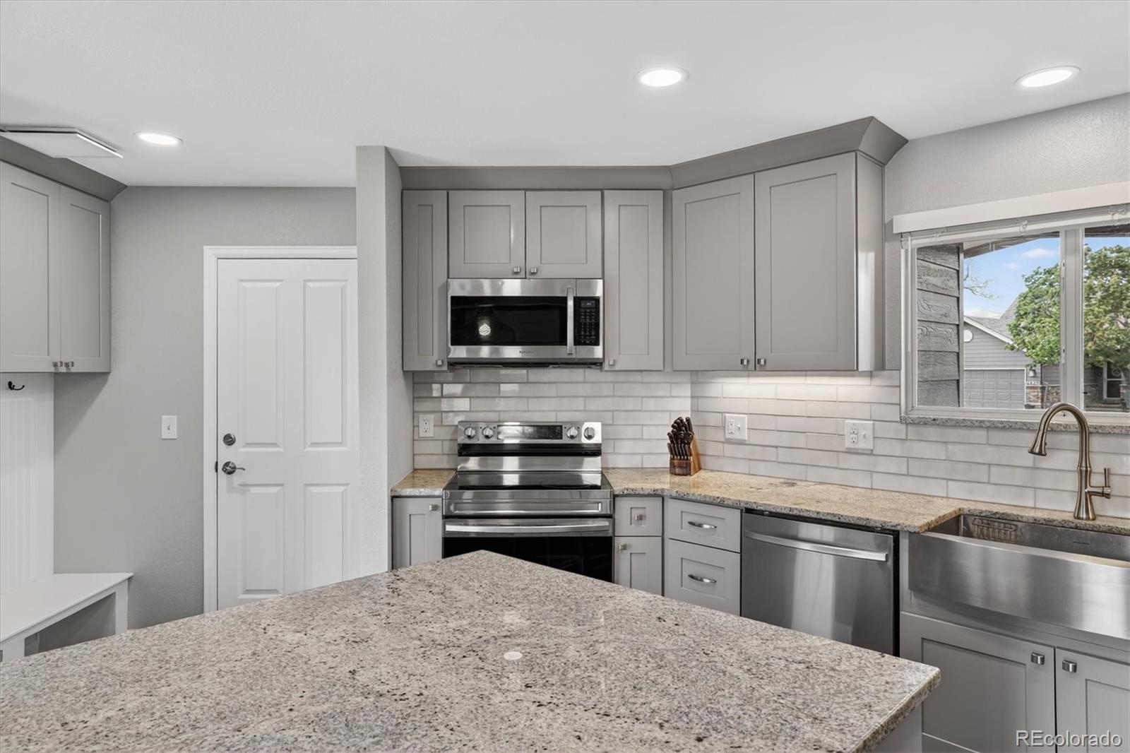 MLS Image #6 for 6818  lupine way,arvada, Colorado
