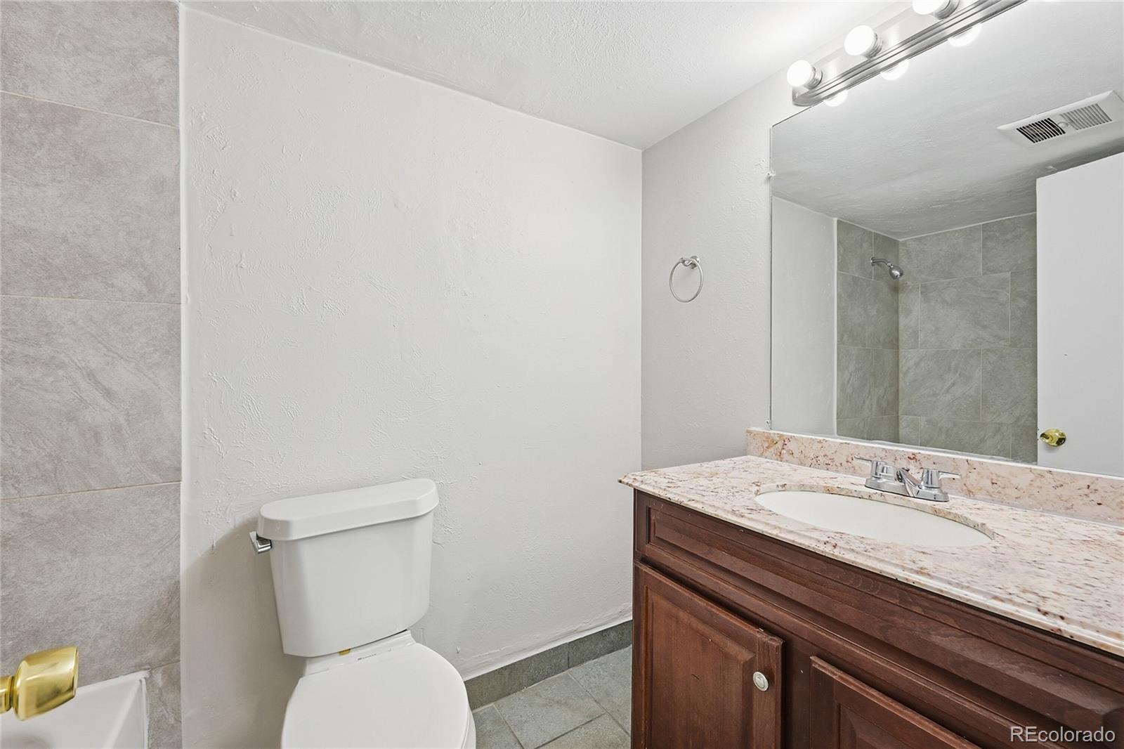 MLS Image #15 for 875 s quebec street,denver, Colorado