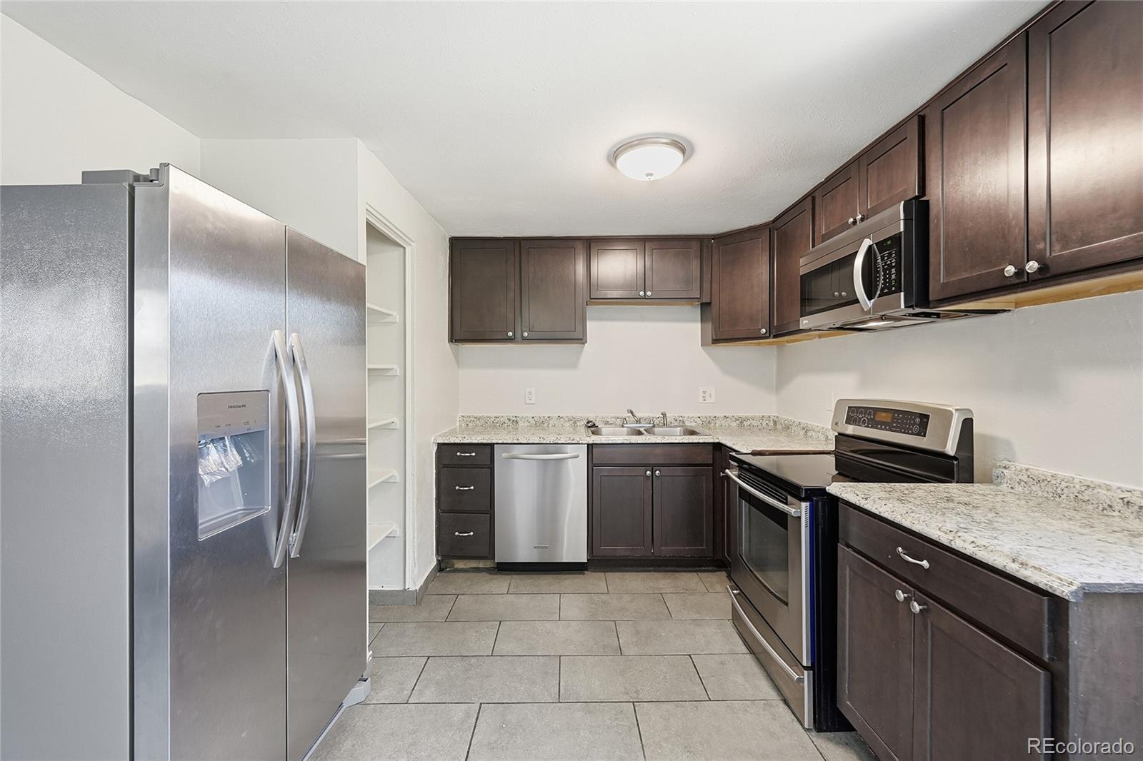 MLS Image #6 for 875 s quebec street,denver, Colorado