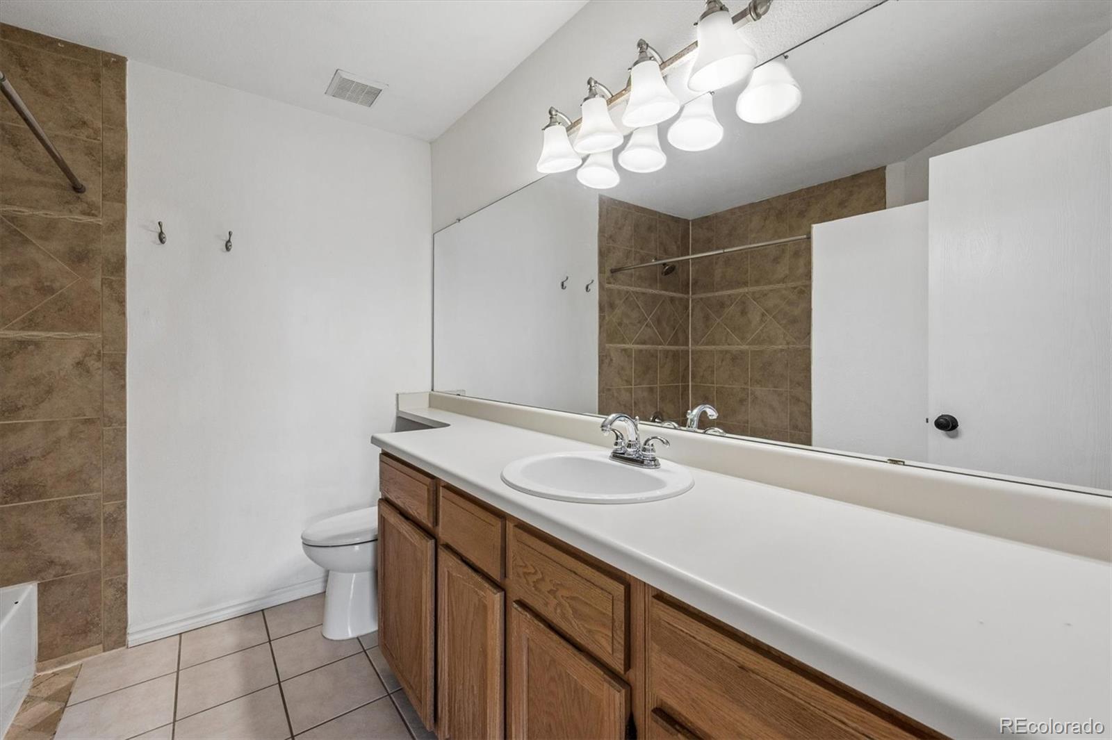 MLS Image #11 for 7476 e arkansas avenue 35-05,denver, Colorado
