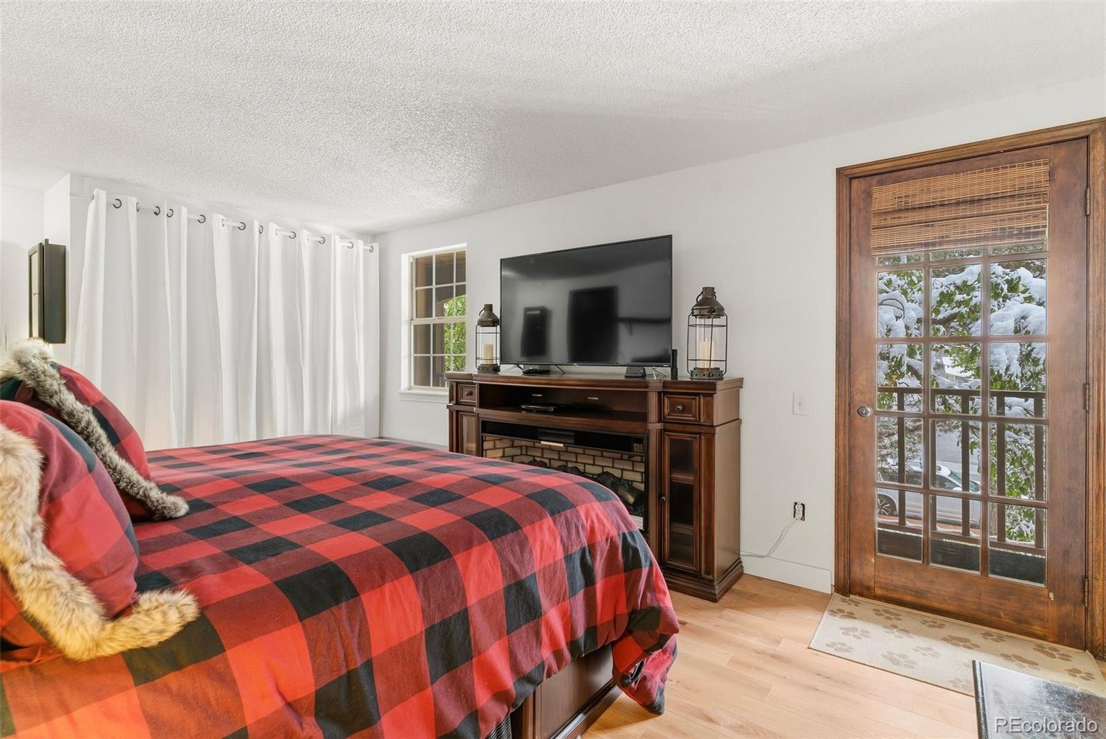 MLS Image #11 for 8651 e amherst drive,denver, Colorado