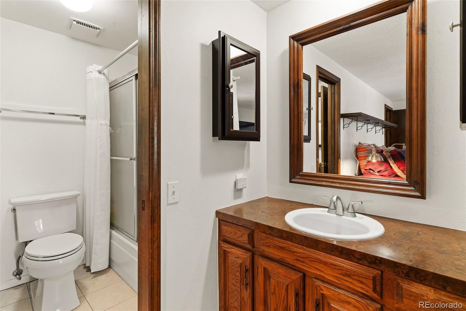 MLS Image #13 for 8651 e amherst drive,denver, Colorado
