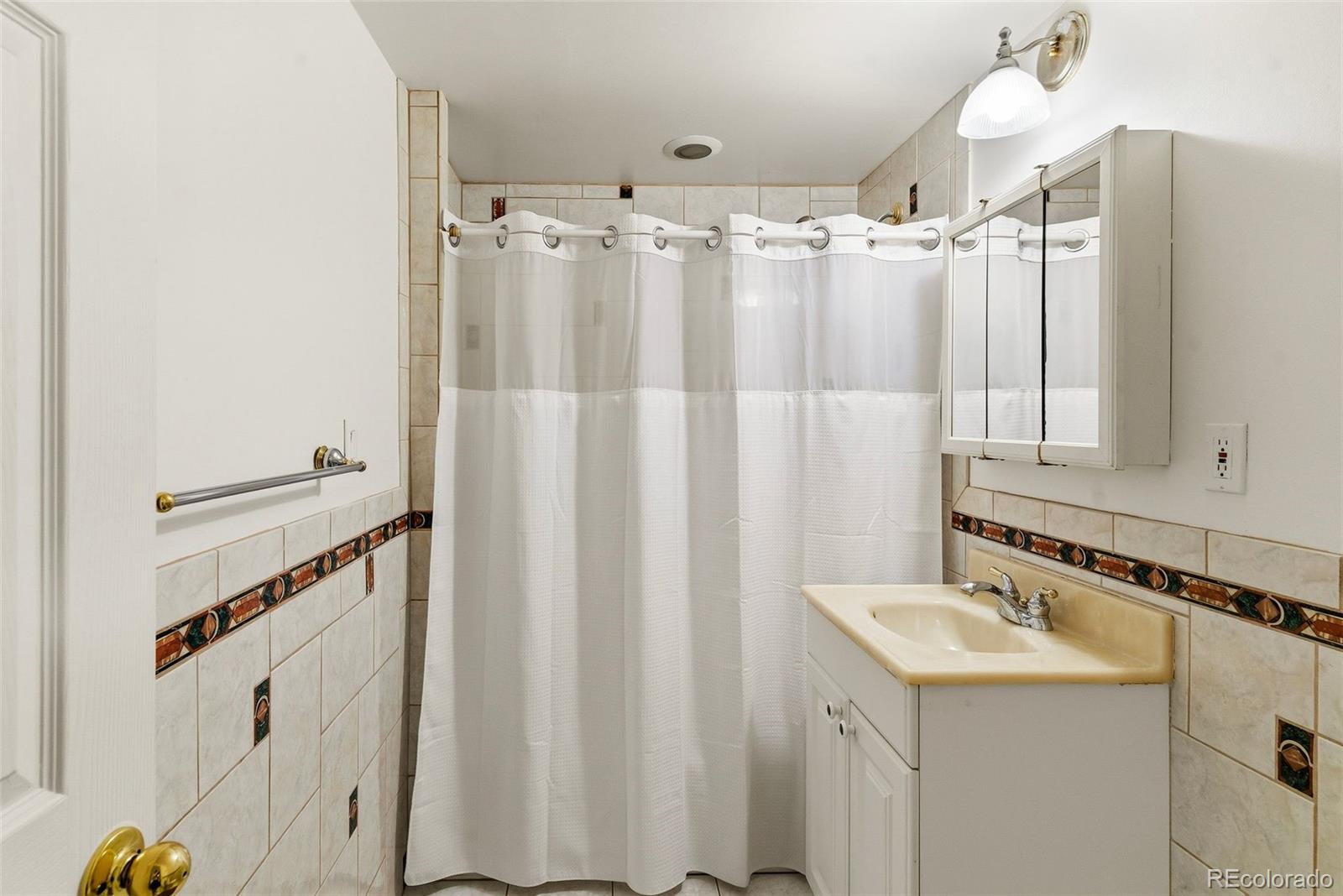 MLS Image #21 for 8651 e amherst drive,denver, Colorado