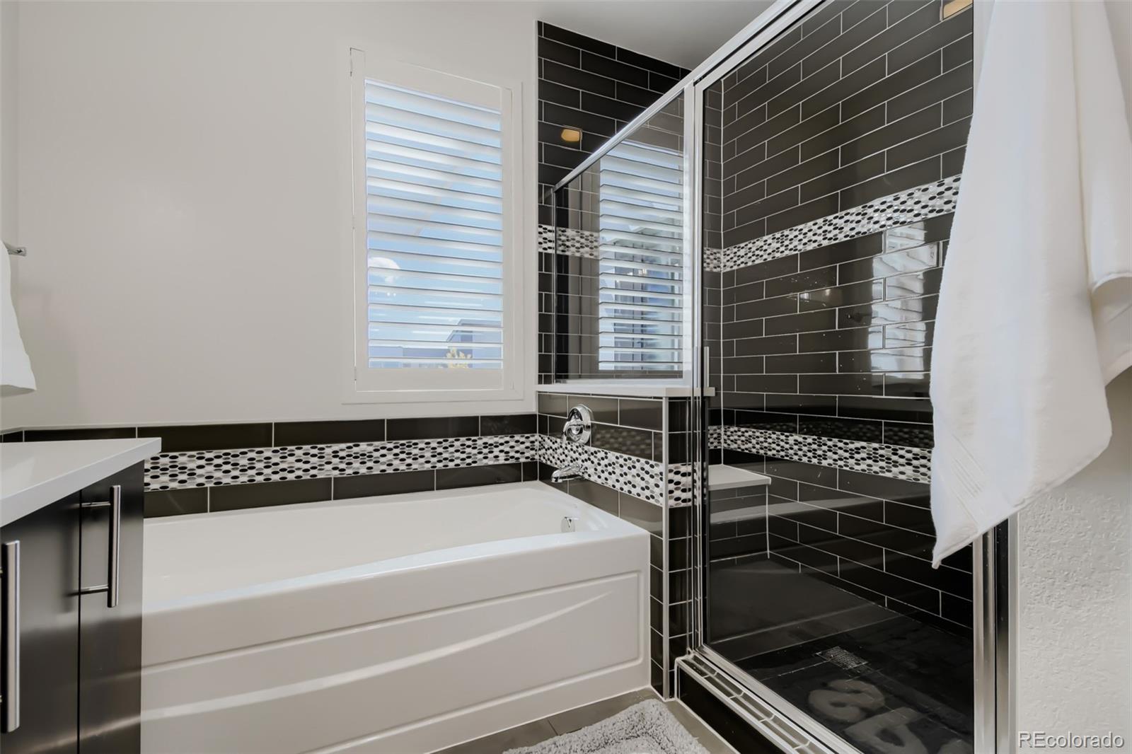 MLS Image #14 for 5053  valentia street,denver, Colorado