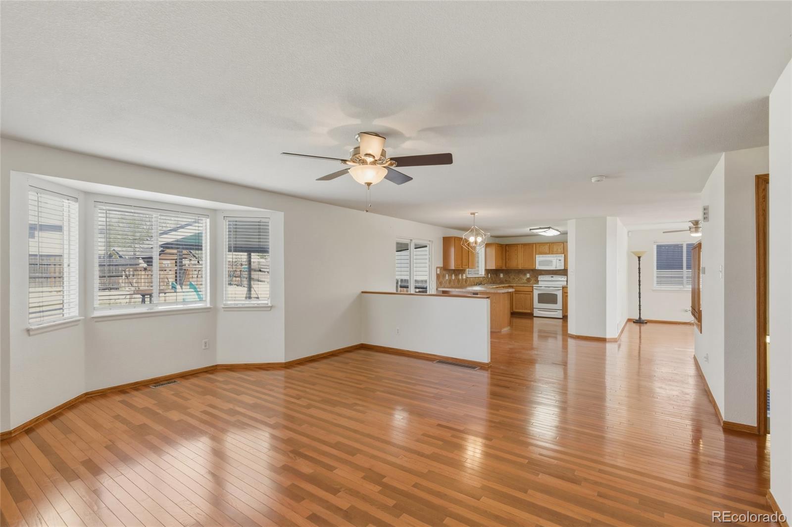 MLS Image #10 for 11351  oswego street,commerce city, Colorado