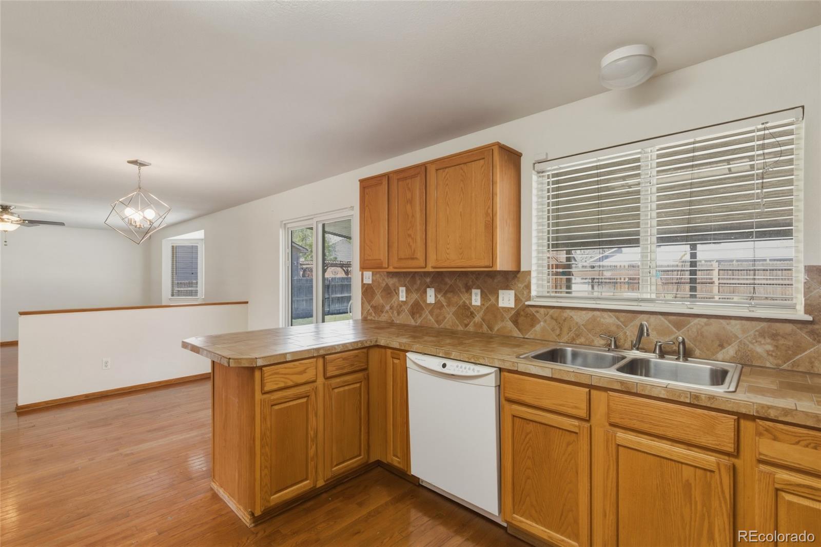 MLS Image #11 for 11351  oswego street,commerce city, Colorado