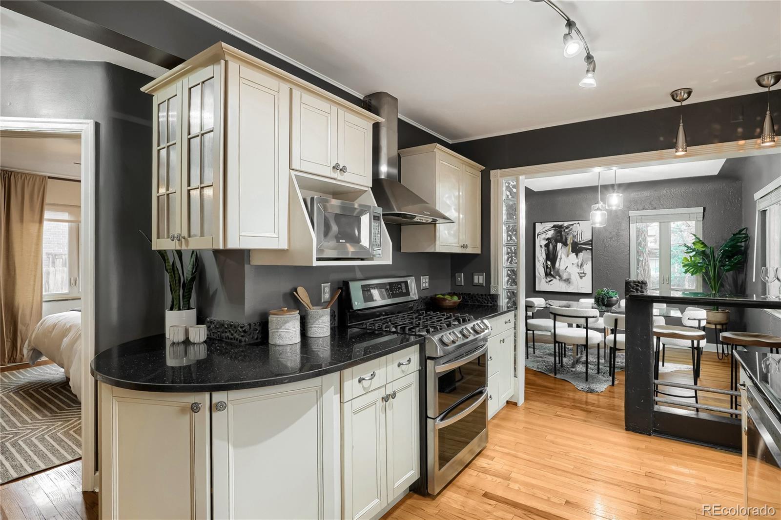 MLS Image #10 for 2922 w 39th avenue,denver, Colorado