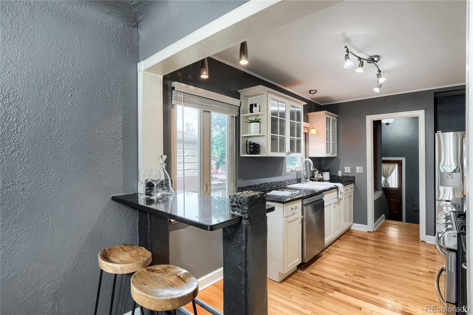 MLS Image #7 for 2922 w 39th avenue,denver, Colorado