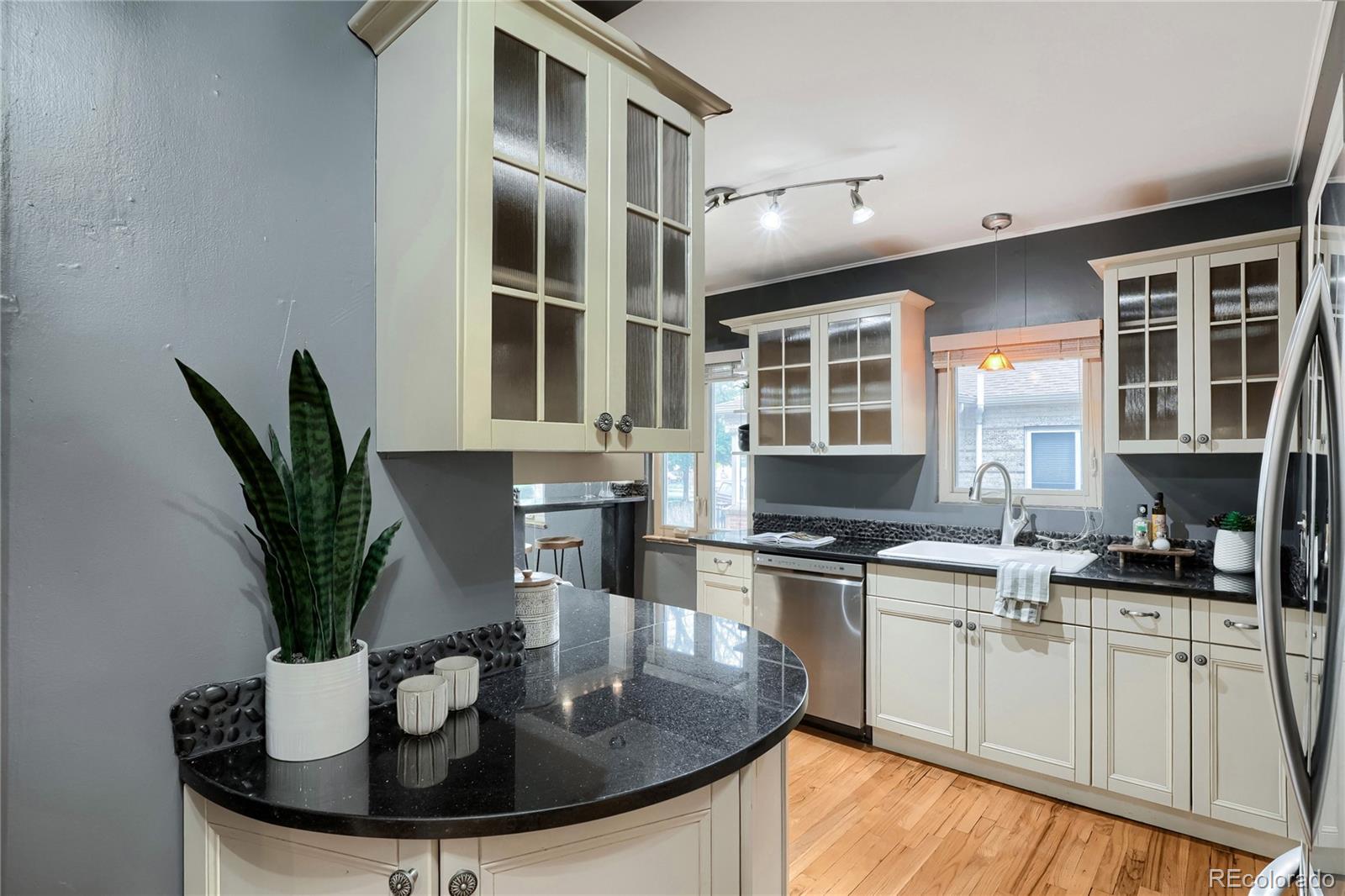 MLS Image #9 for 2922 w 39th avenue,denver, Colorado