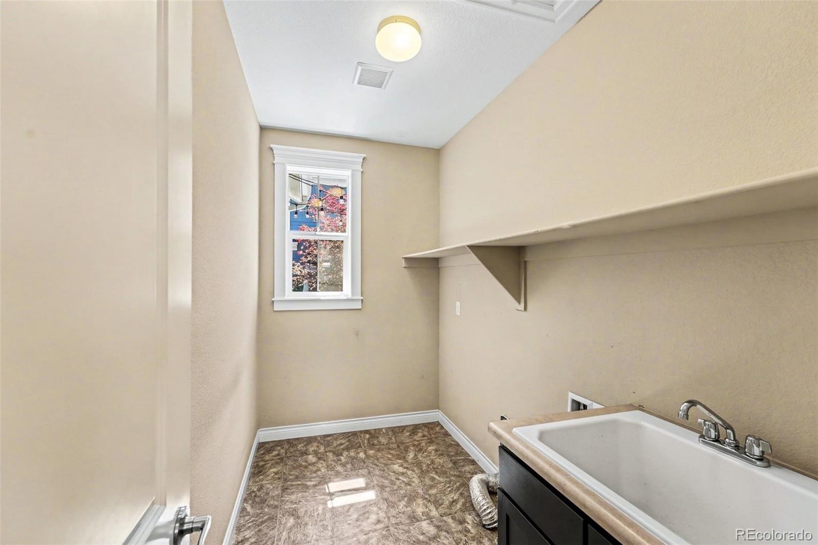 MLS Image #13 for 8551 e 21st avenue,denver, Colorado