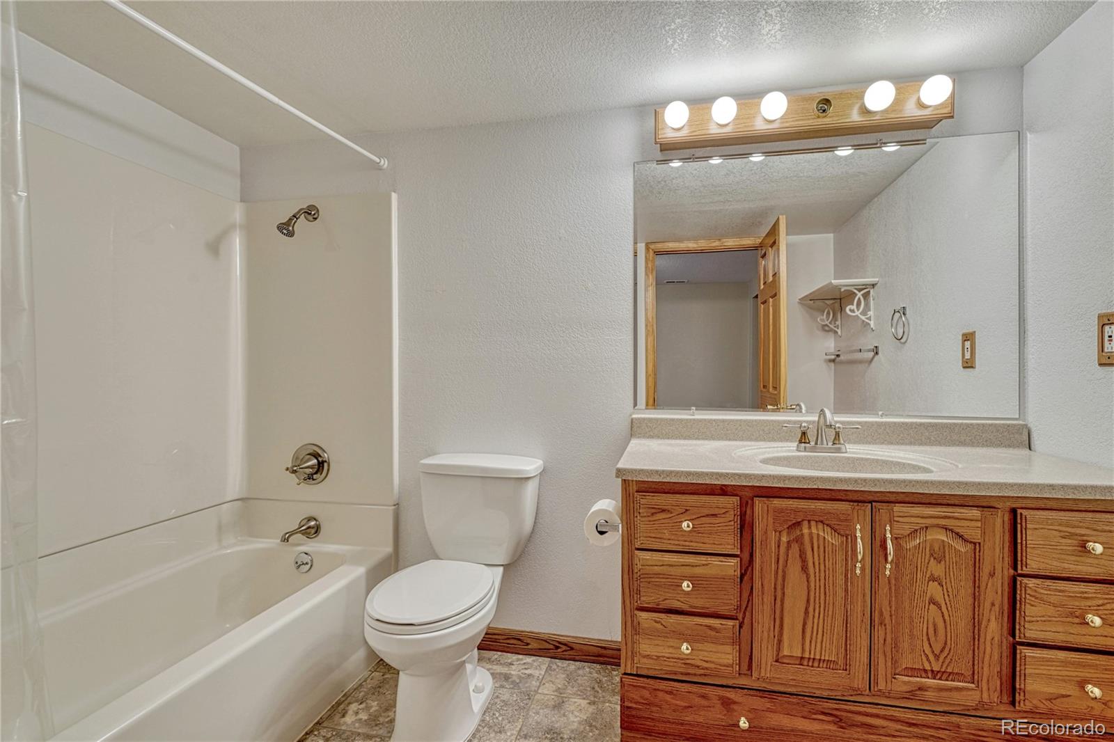 MLS Image #37 for 57885 e geddes avenue,strasburg, Colorado