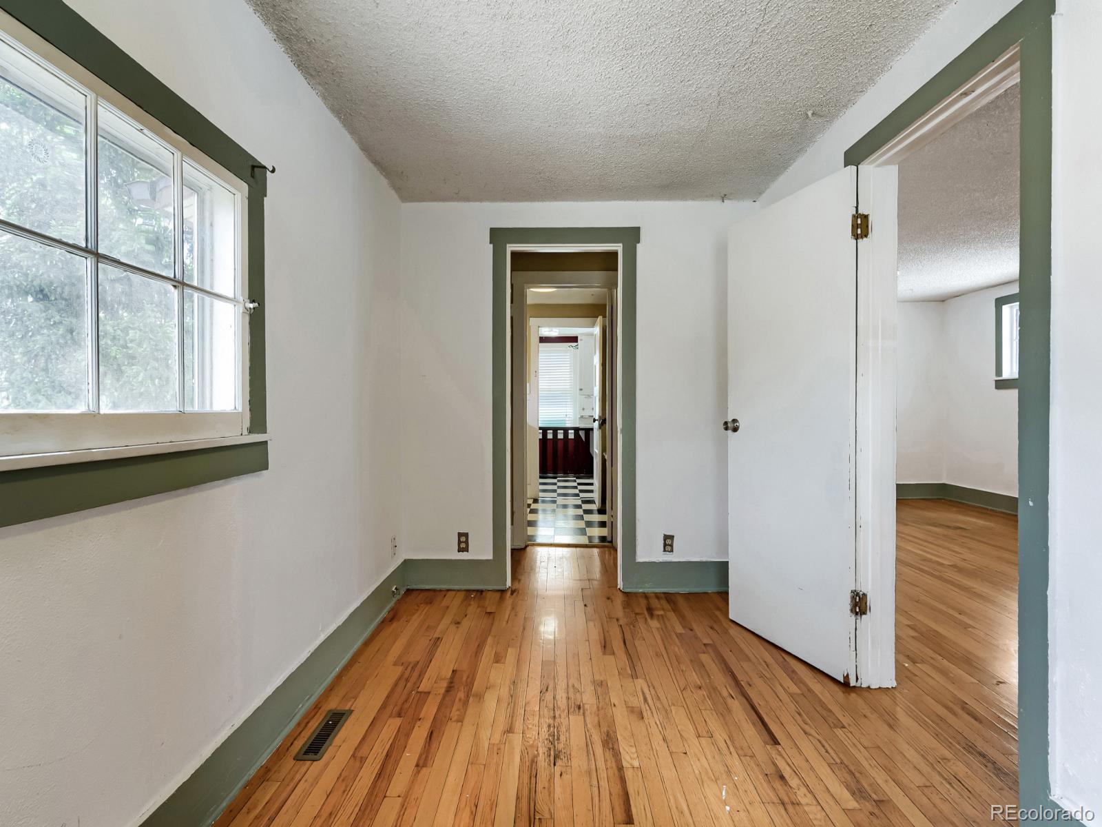 MLS Image #15 for 4075 s lincoln street,englewood, Colorado