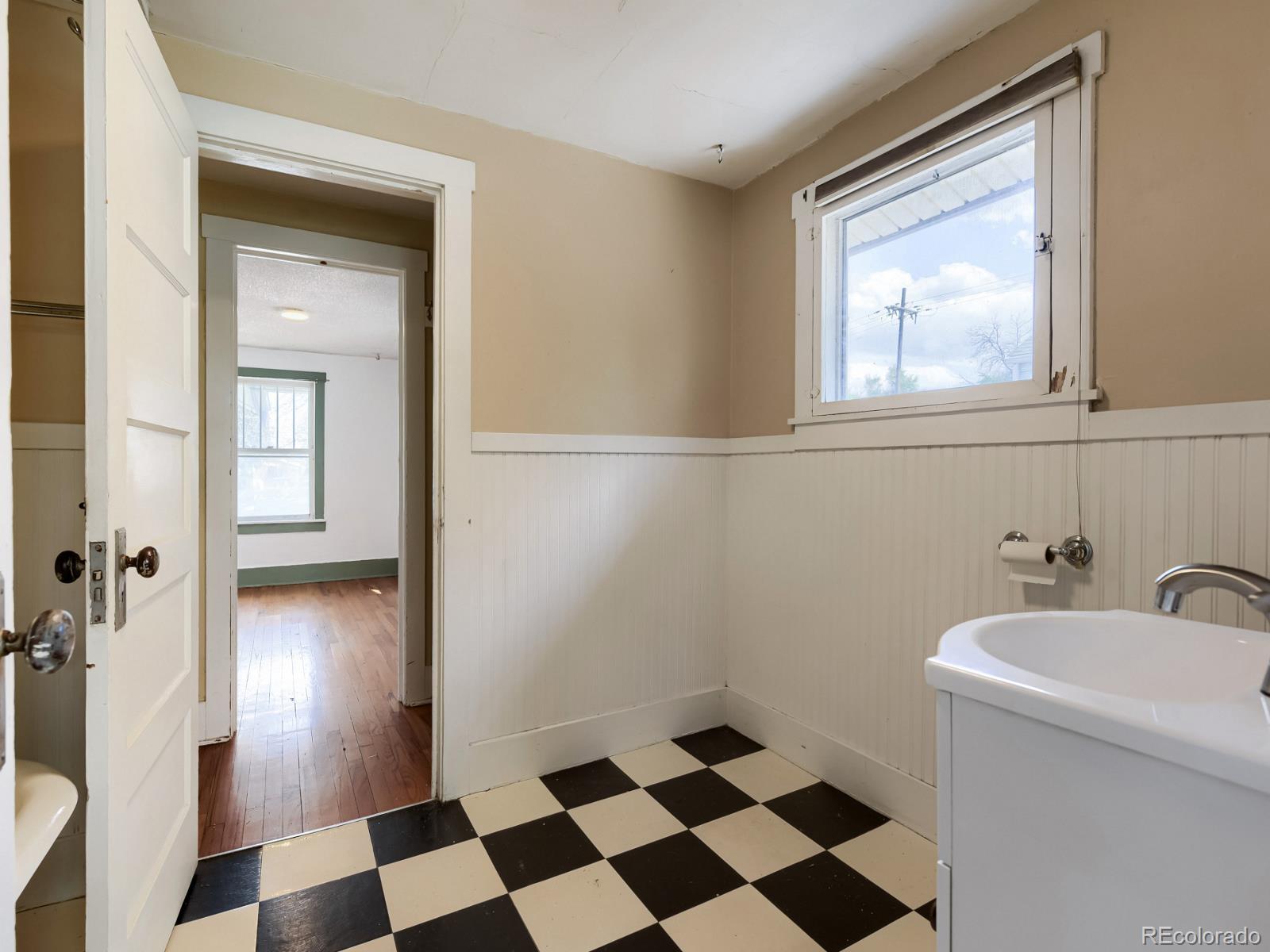 MLS Image #16 for 4075 s lincoln street,englewood, Colorado