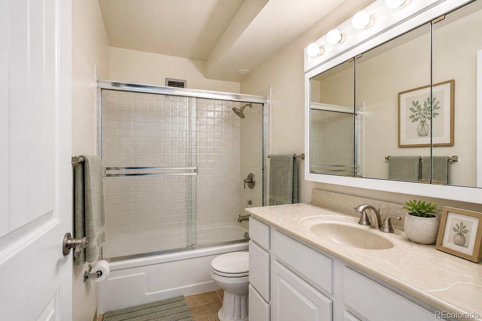 MLS Image #8 for 9380 e center avenue 5b,denver, Colorado