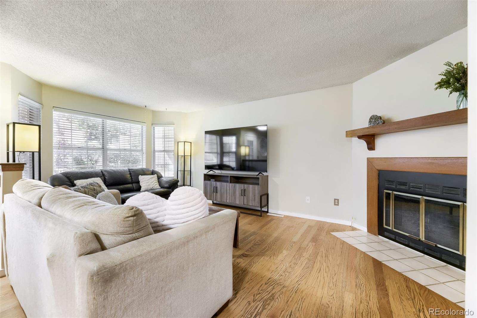 MLS Image #4 for 2036 s balsam street,lakewood, Colorado