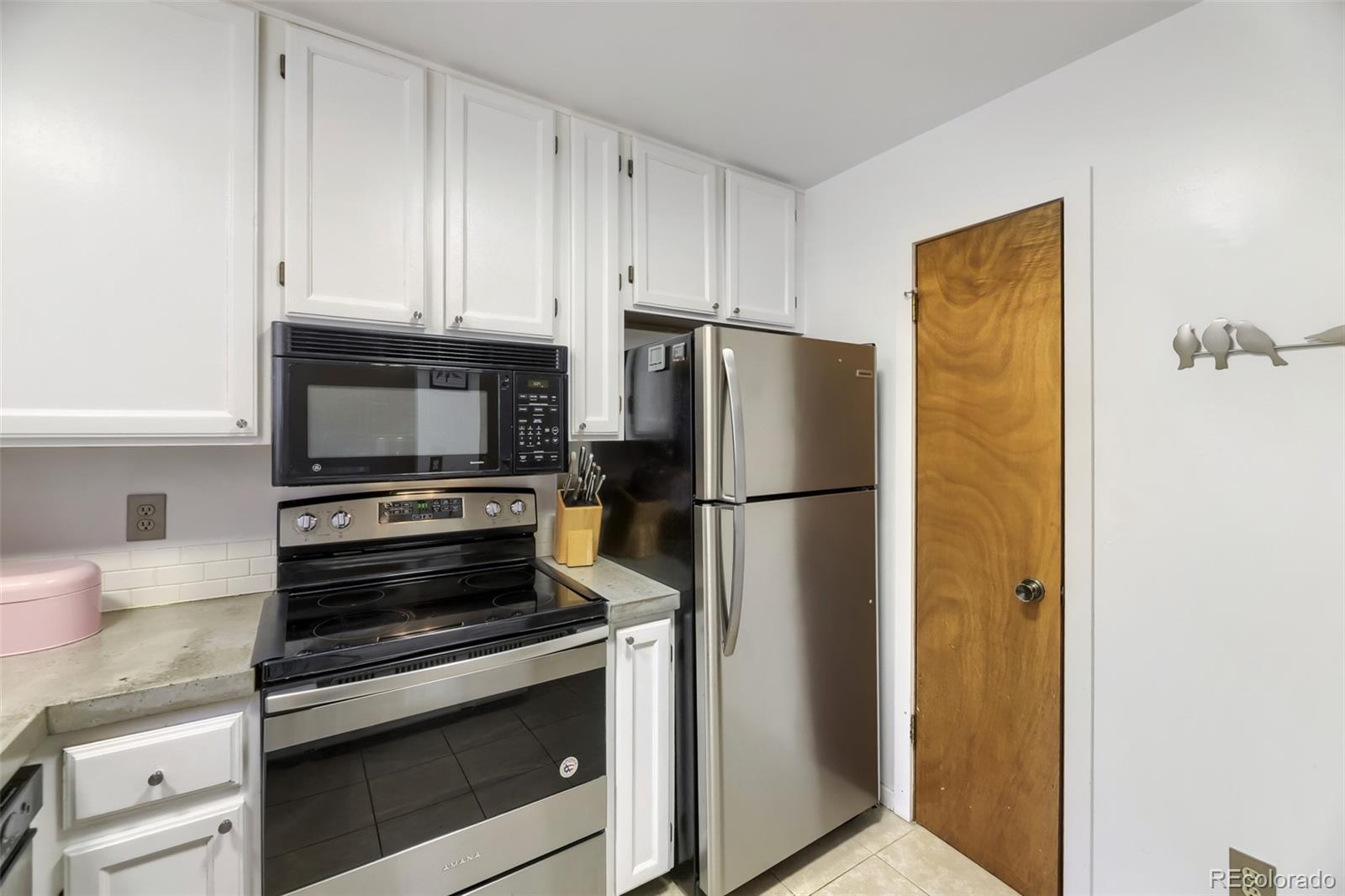 MLS Image #6 for 2036 s balsam street,lakewood, Colorado