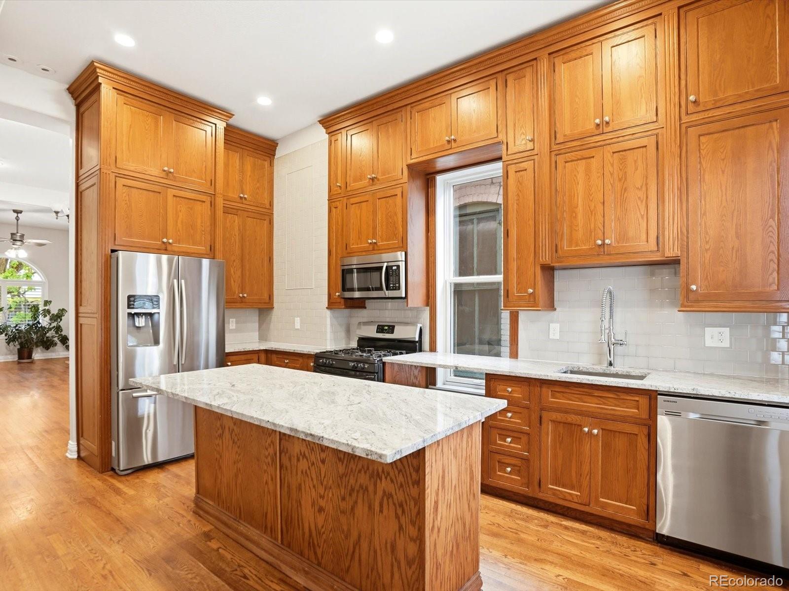 MLS Image #12 for 2440  stout street,denver, Colorado