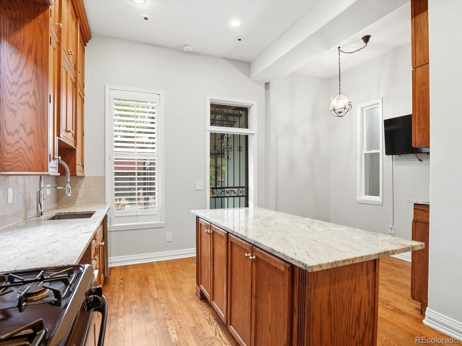 MLS Image #15 for 2440  stout street,denver, Colorado