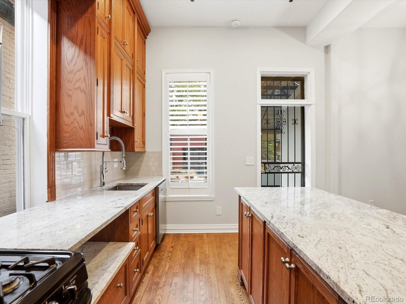 MLS Image #16 for 2440  stout street,denver, Colorado