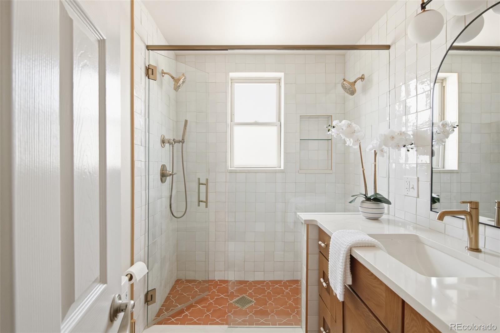 MLS Image #9 for 3015  california street,denver, Colorado