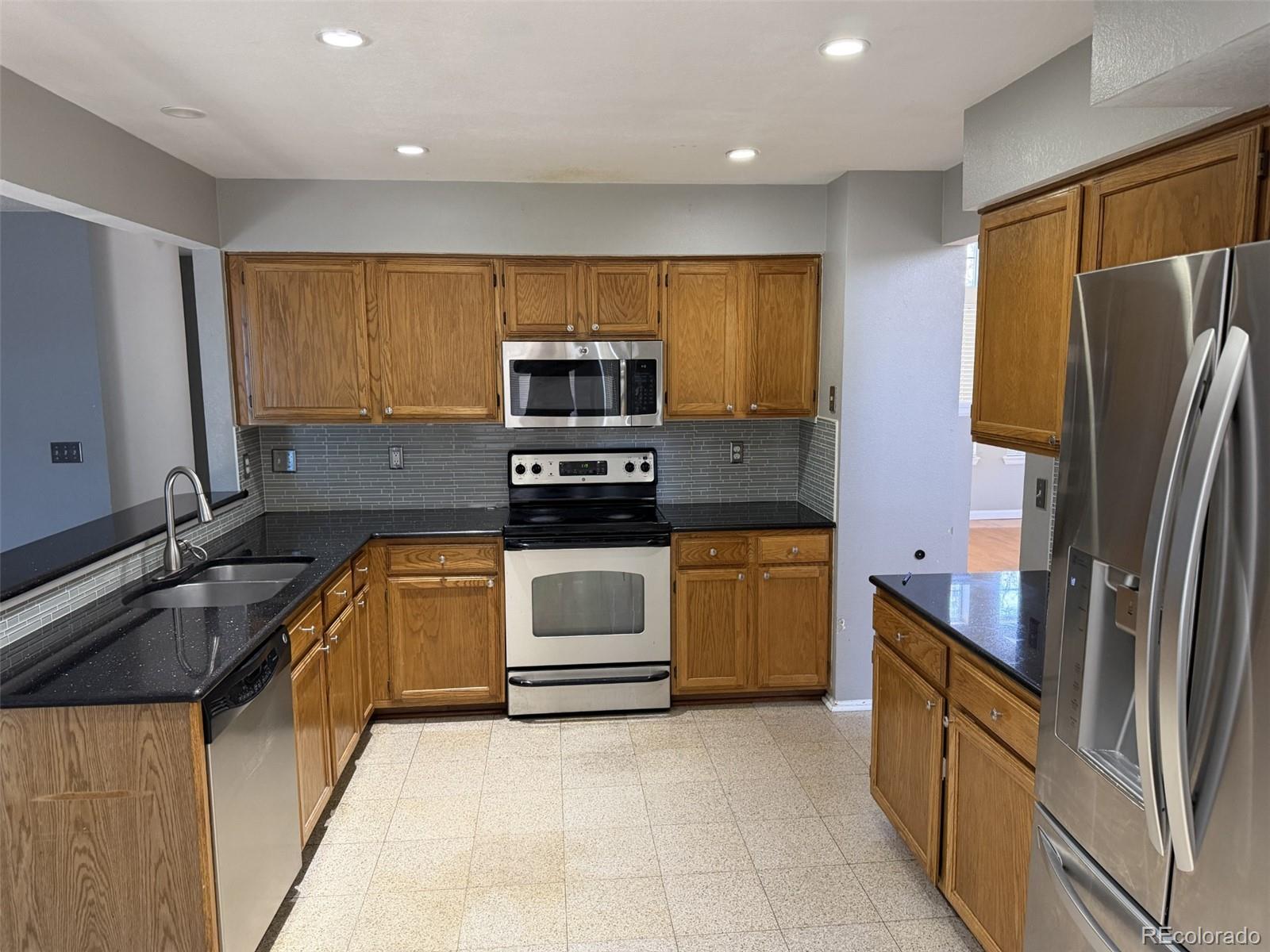 MLS Image #7 for 4856 s argonne street,aurora, Colorado