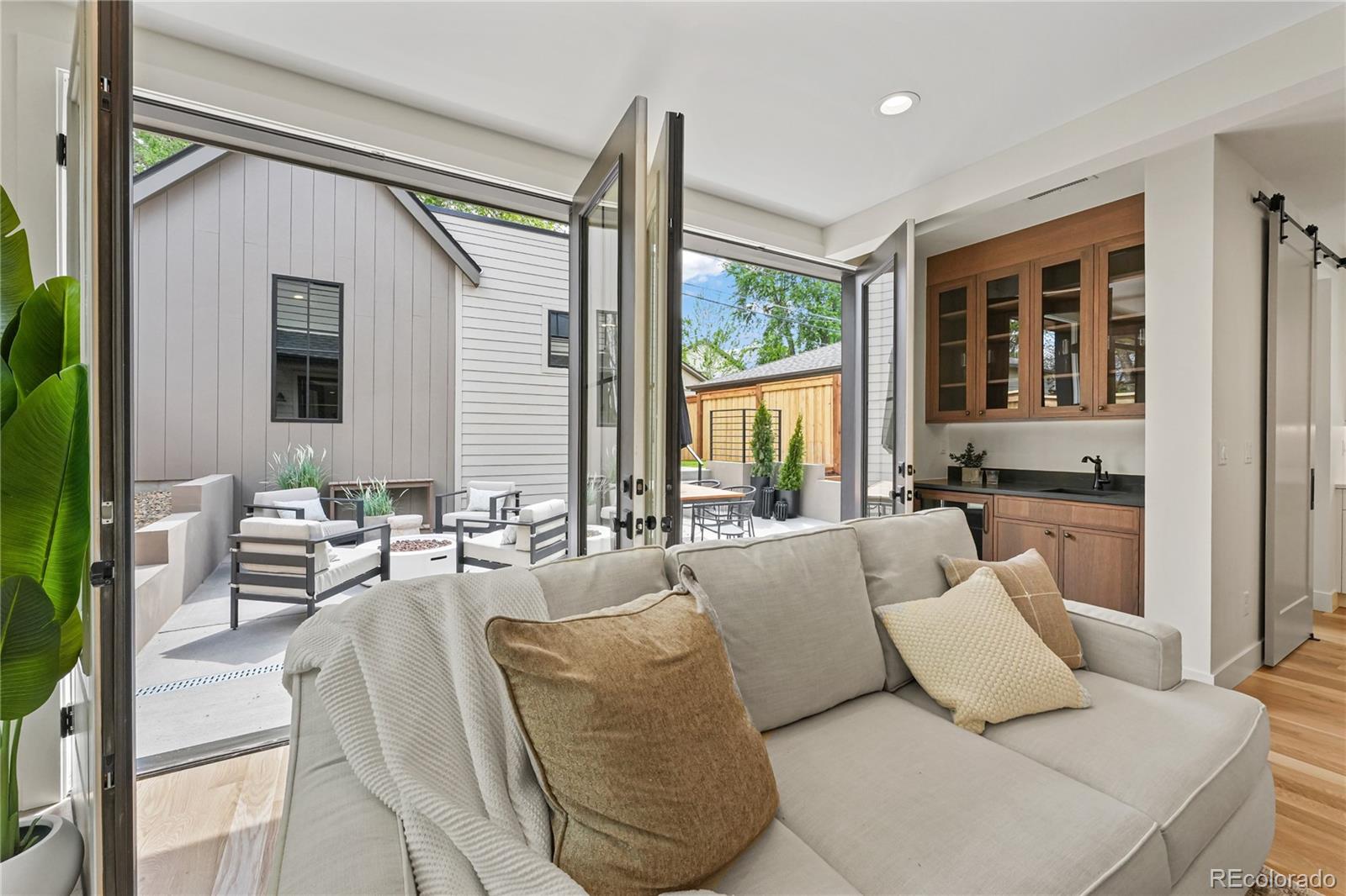 MLS Image #15 for 1060 s ogden street,denver, Colorado