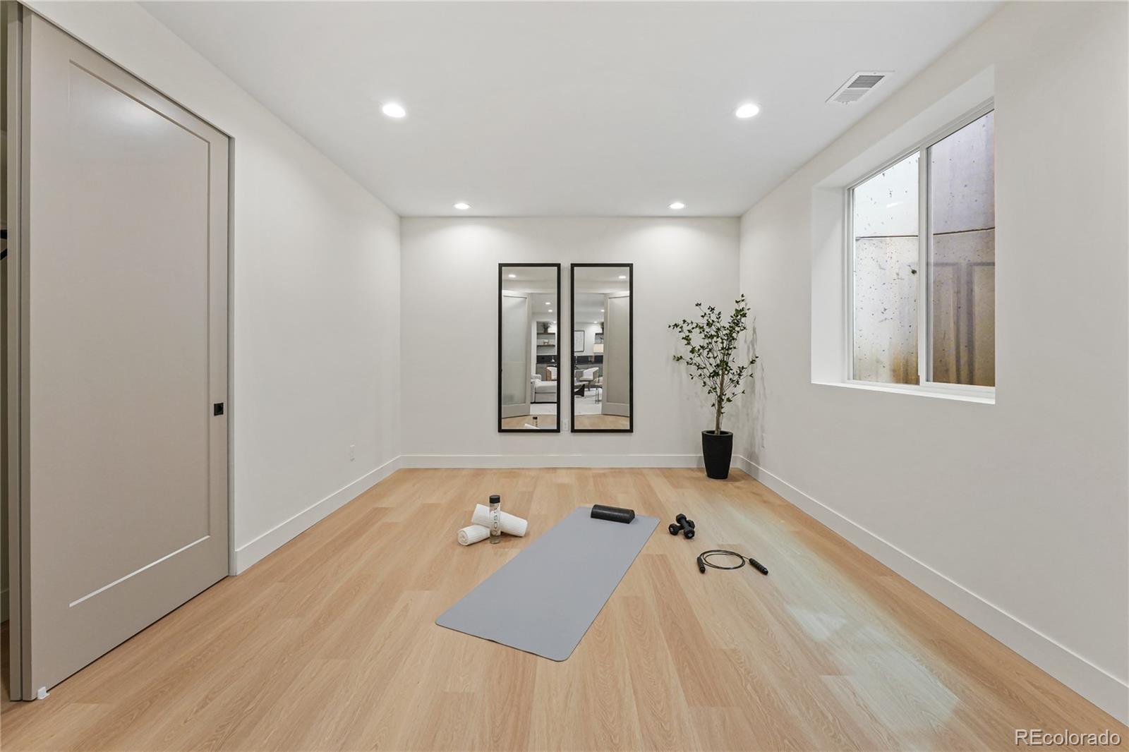 MLS Image #29 for 1060 s ogden street,denver, Colorado