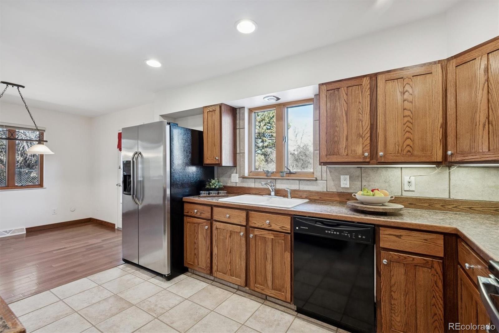 MLS Image #11 for 3390 s holly place,denver, Colorado