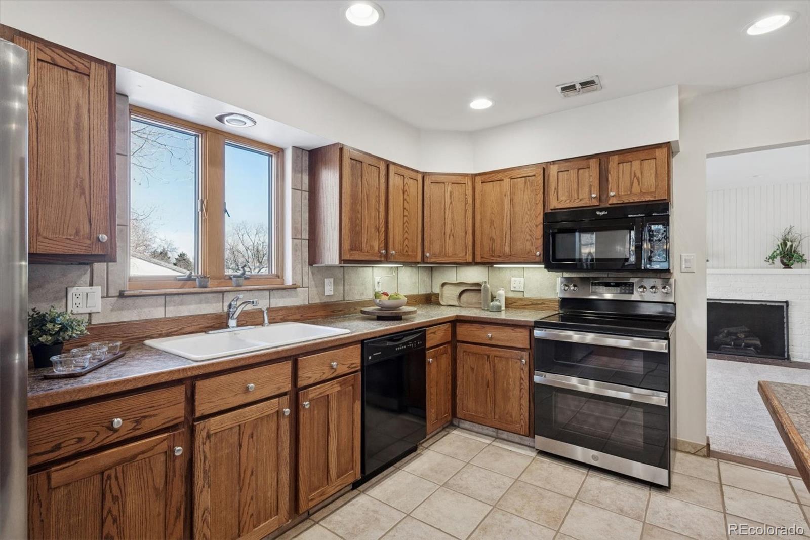 MLS Image #12 for 3390 s holly place,denver, Colorado