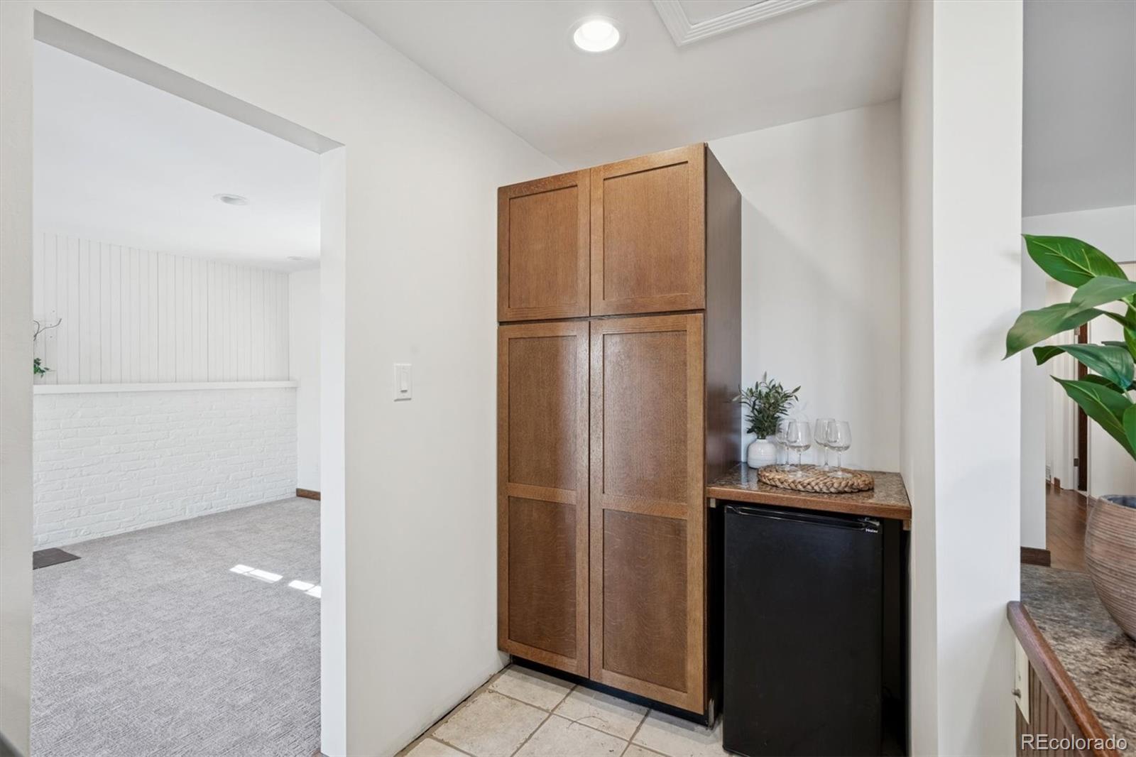 MLS Image #14 for 3390 s holly place,denver, Colorado