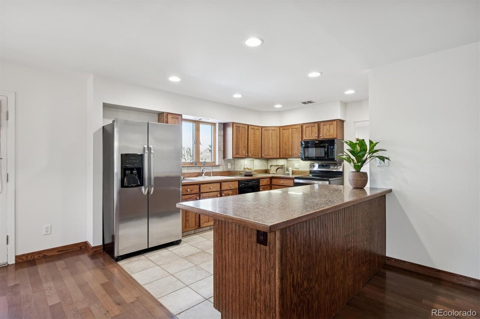 MLS Image #4 for 3390 s holly place,denver, Colorado