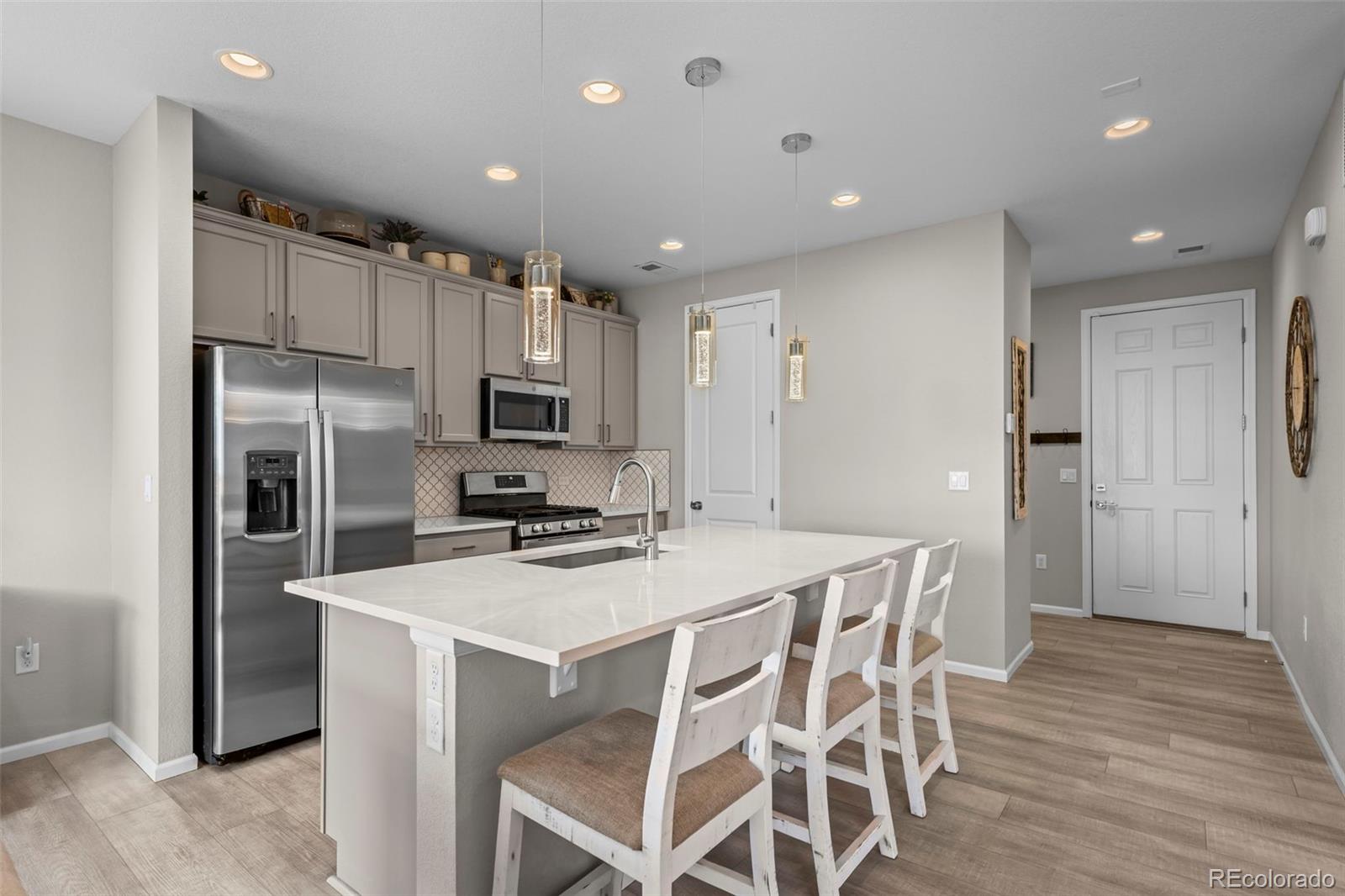 MLS Image #5 for 9754  ceylon street,commerce city, Colorado