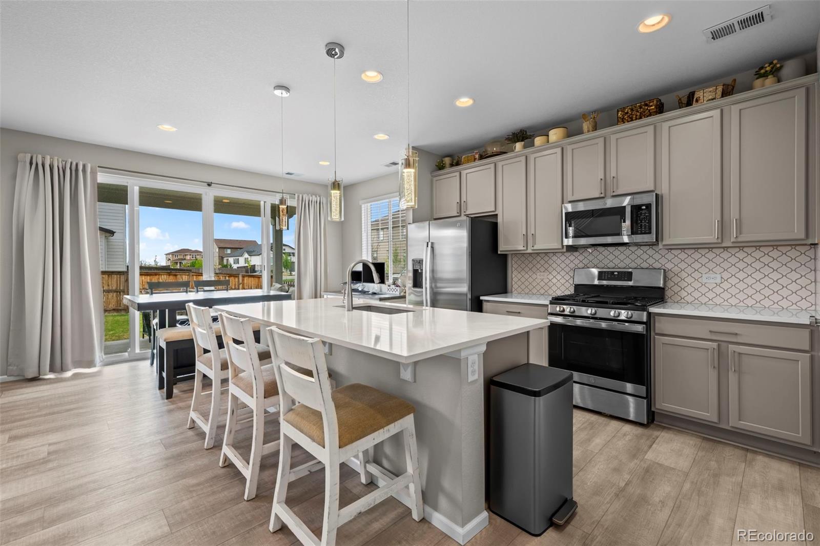 MLS Image #6 for 9754  ceylon street,commerce city, Colorado