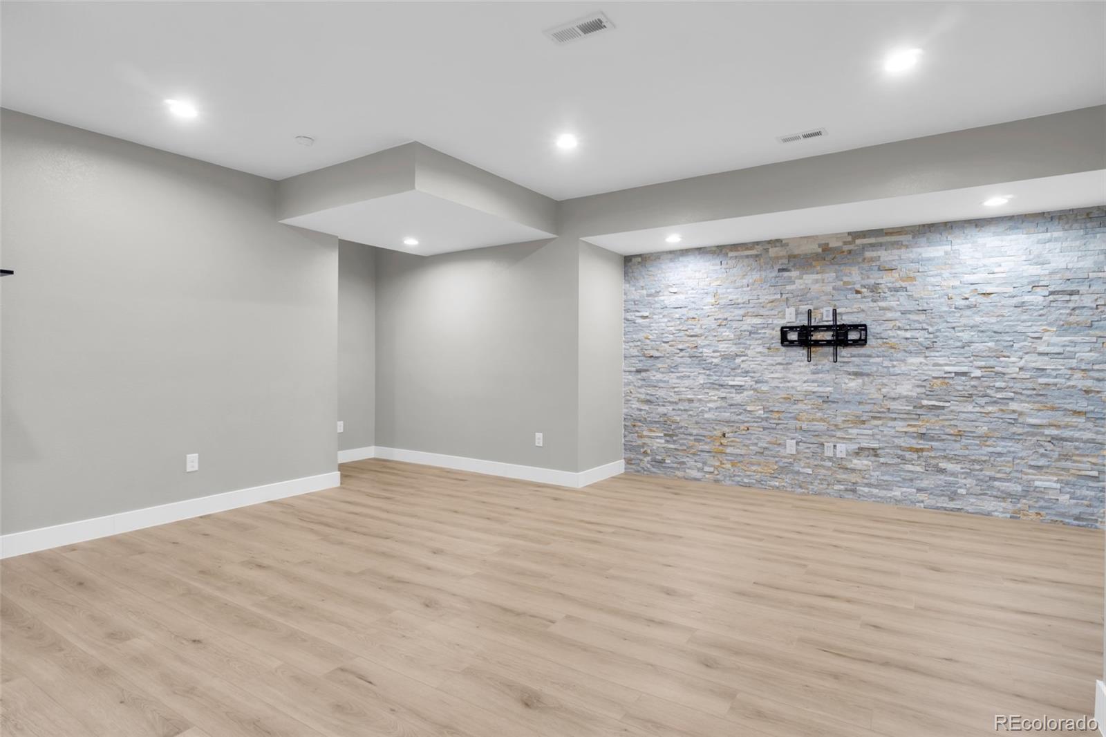 MLS Image #28 for 6880  decatur street,denver, Colorado